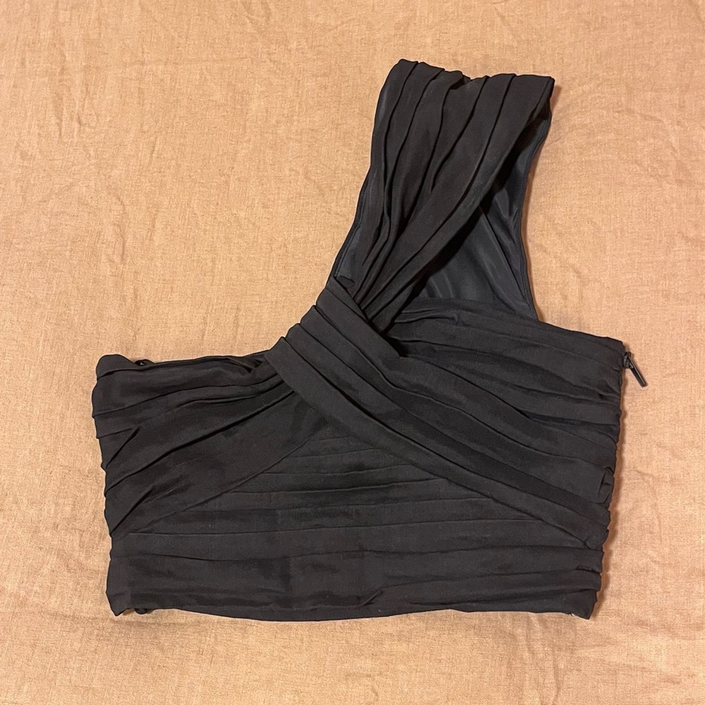 Brand new wtg Top size S Please feel free to reach out if you have any questions